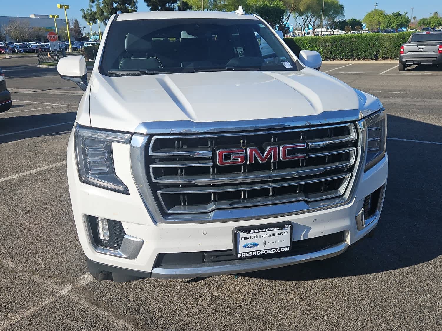 Used 2024 GMC Yukon XL SLT image 4