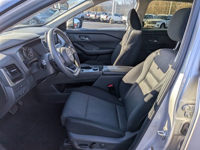 Used 2024 Nissan Rogue SV AWD/4WD image 15