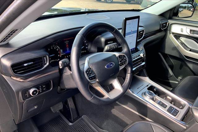 Certified 2023 Ford Explorer Limited w/ Limited Technology Package RWD image 14