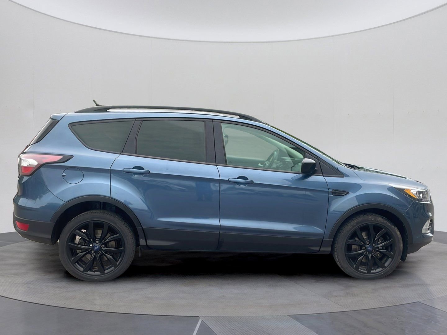 Certified 2018 Ford Escape SE w/ SE Sport Appearance Package AWD/4WD image 7