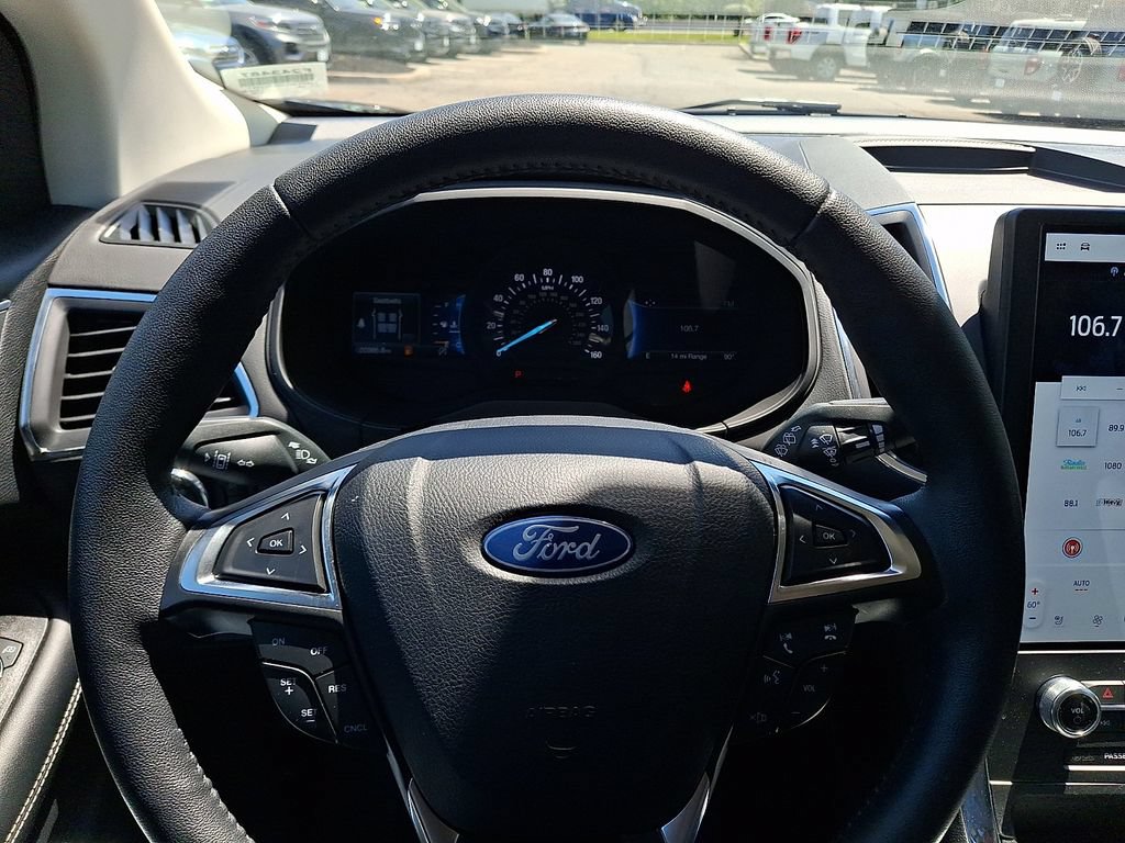 Certified 2024 Ford Edge Titanium AWD/4WD image 18