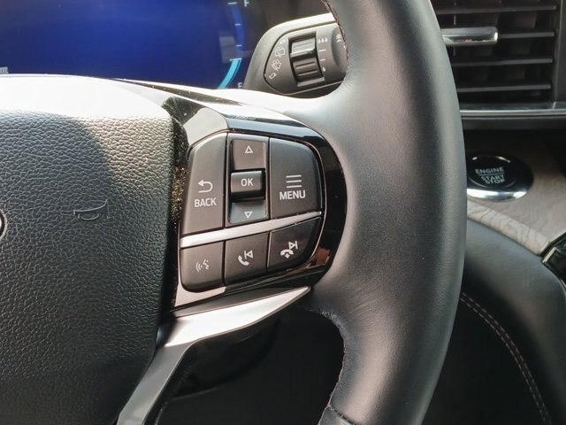 Certified 2023 Ford Explorer Platinum w/ Technology Package AWD/4WD image 10