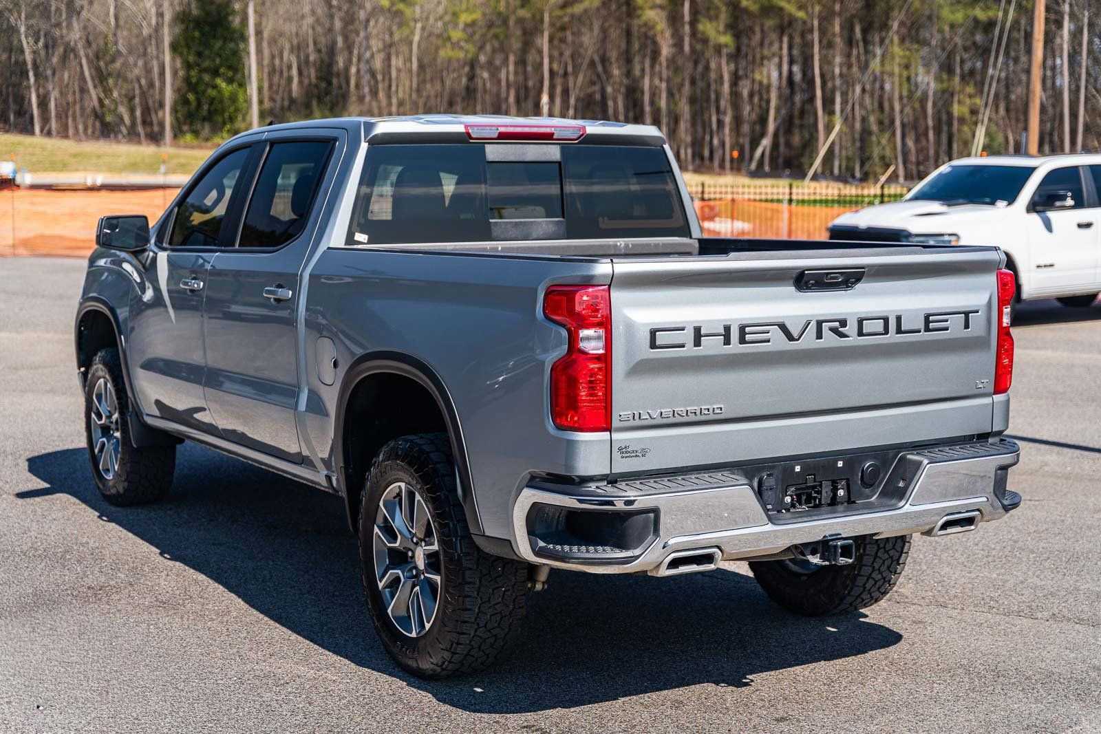 Used 2025 Chevrolet Silverado 1500 LT image 3