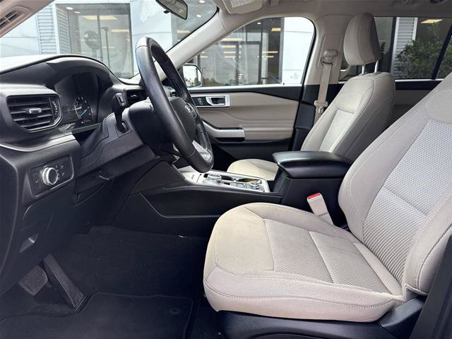 Certified 2022 Ford Explorer XLT AWD/4WD image 4