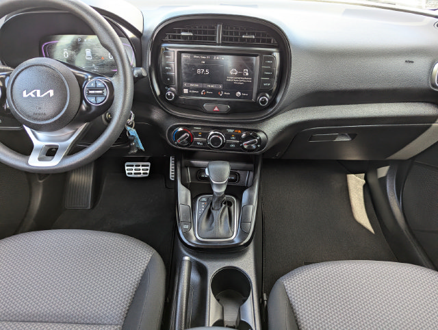 Used 2024 Kia Soul LX w/ Option Group 015 FWD image 21