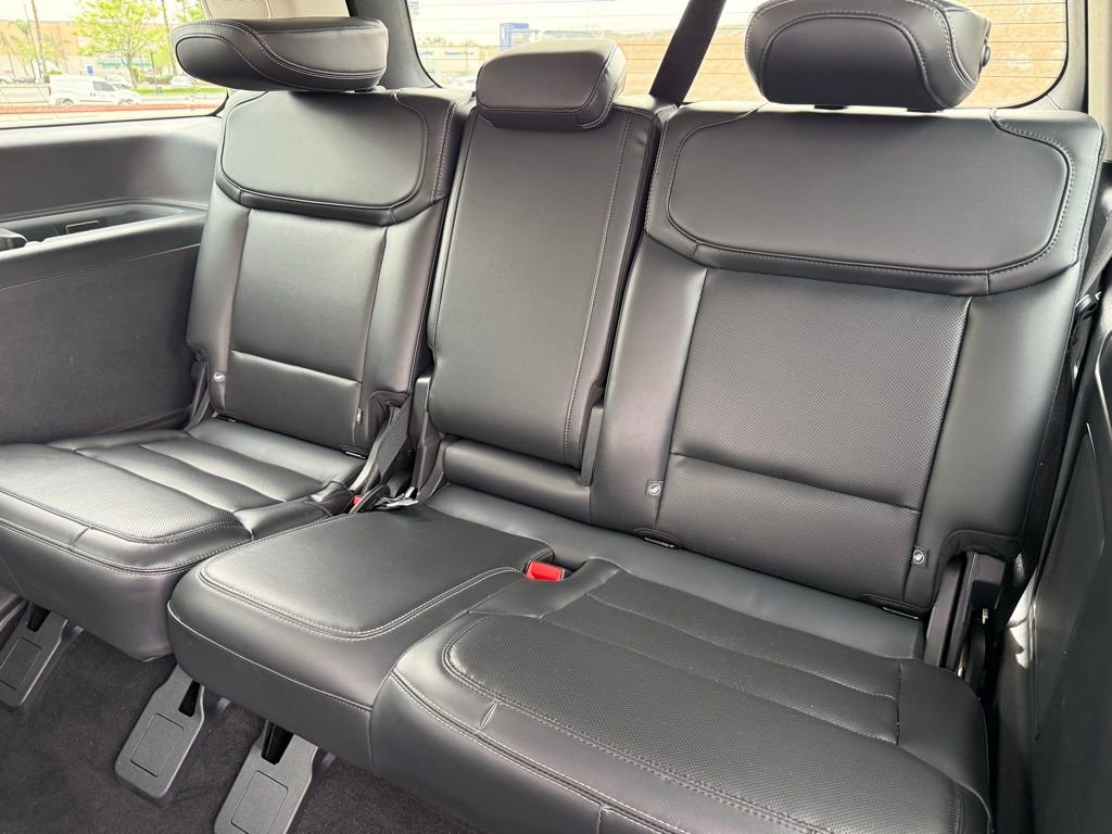 Certified 2025 Ford Expedition Platinum AWD/4WD image 8