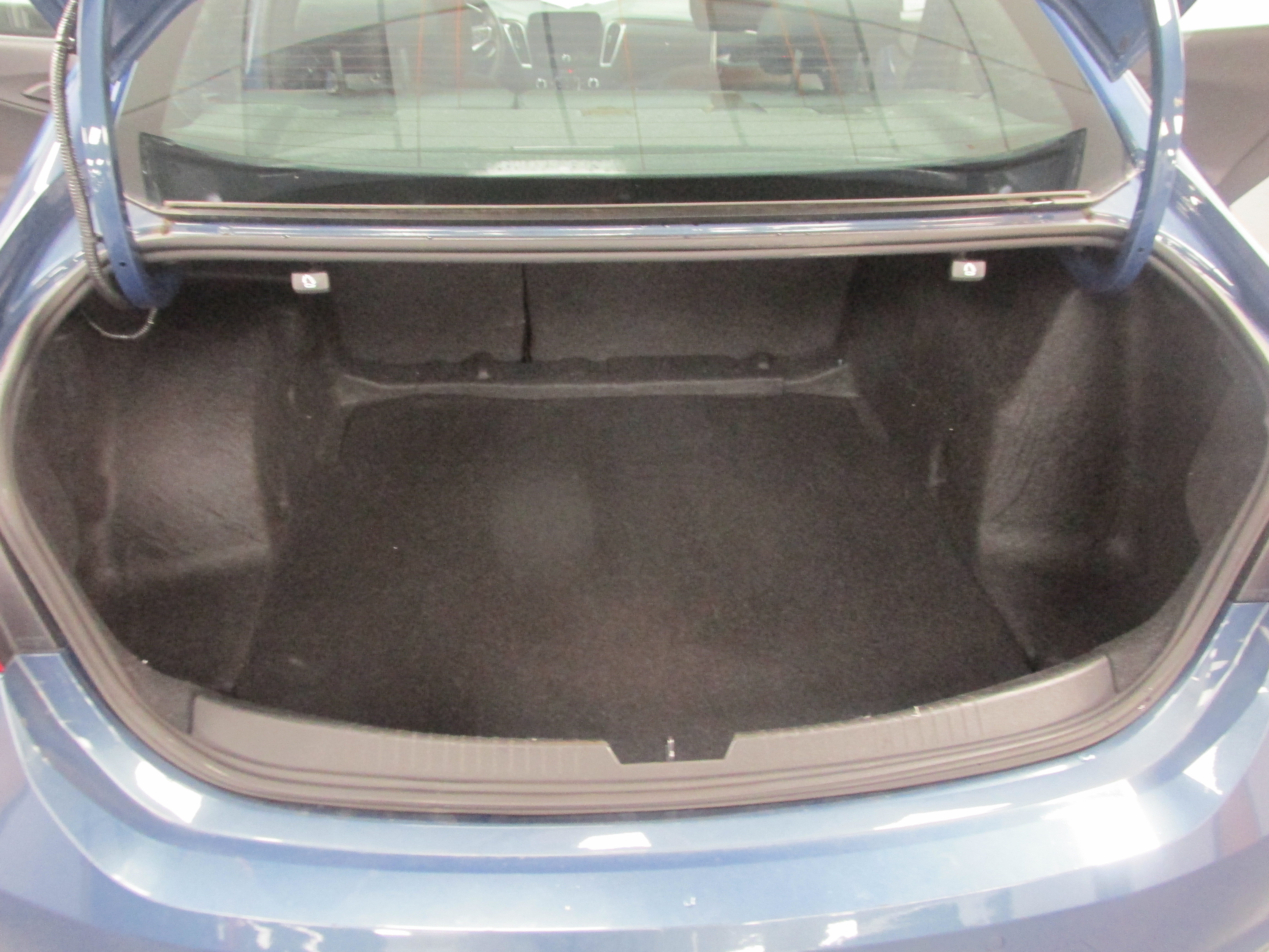 Used 2025 Chevrolet Malibu LT FWD image 19