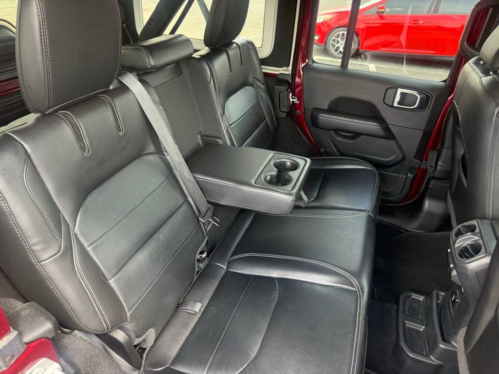 Used 2021 Jeep Wrangler Unlimited Sahara w/ Cold Weather Group AWD/4WD image 59