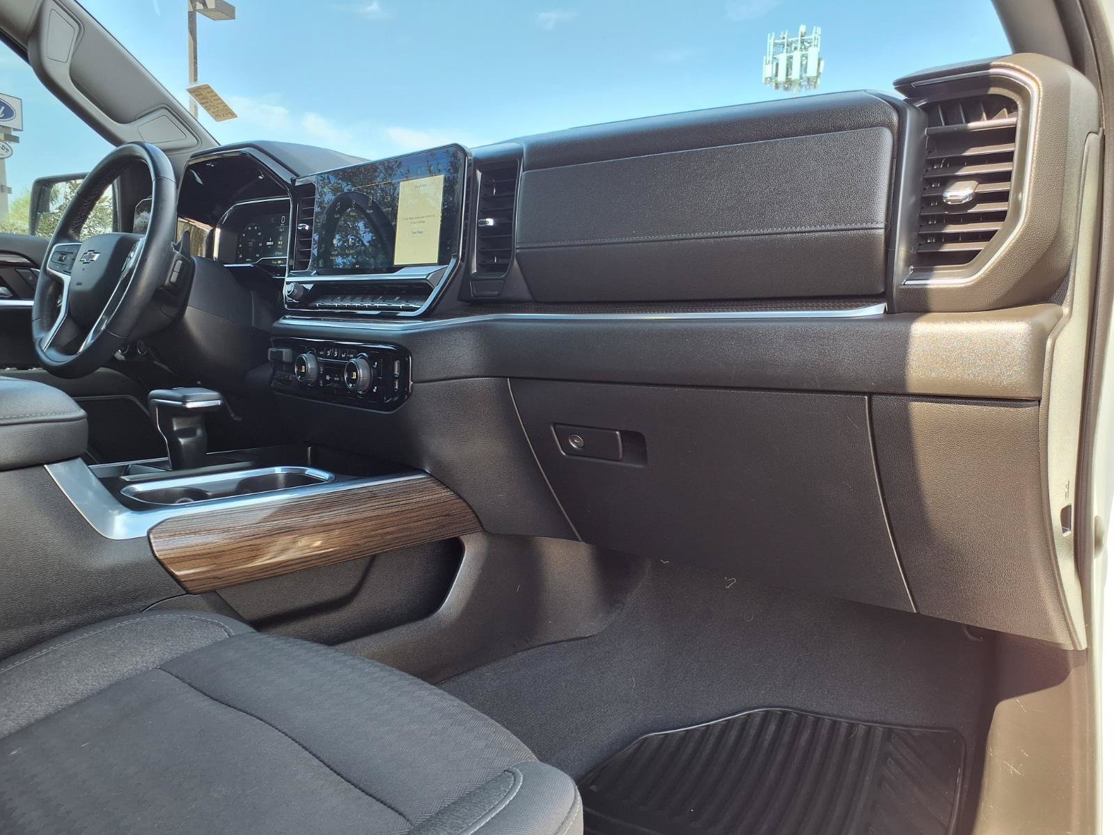 Used 2022 Chevrolet Silverado 1500 RST AWD/4WD image 10