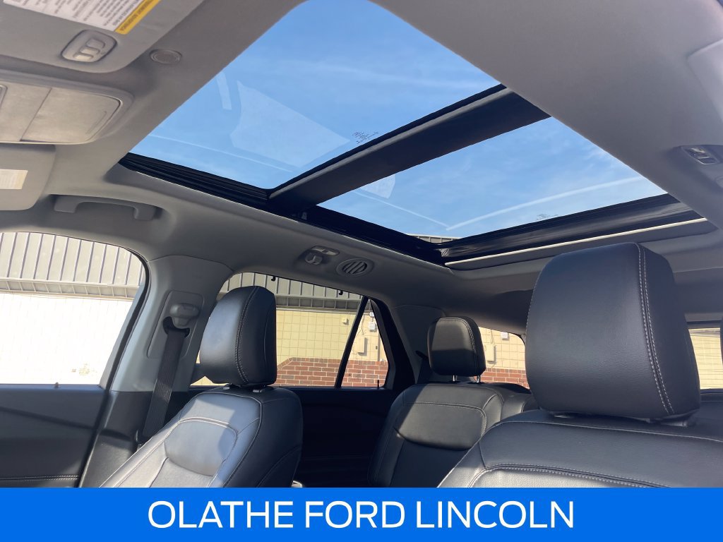 Certified 2023 Ford Explorer Limited w/ Limited Technology Package AWD/4WD image 17