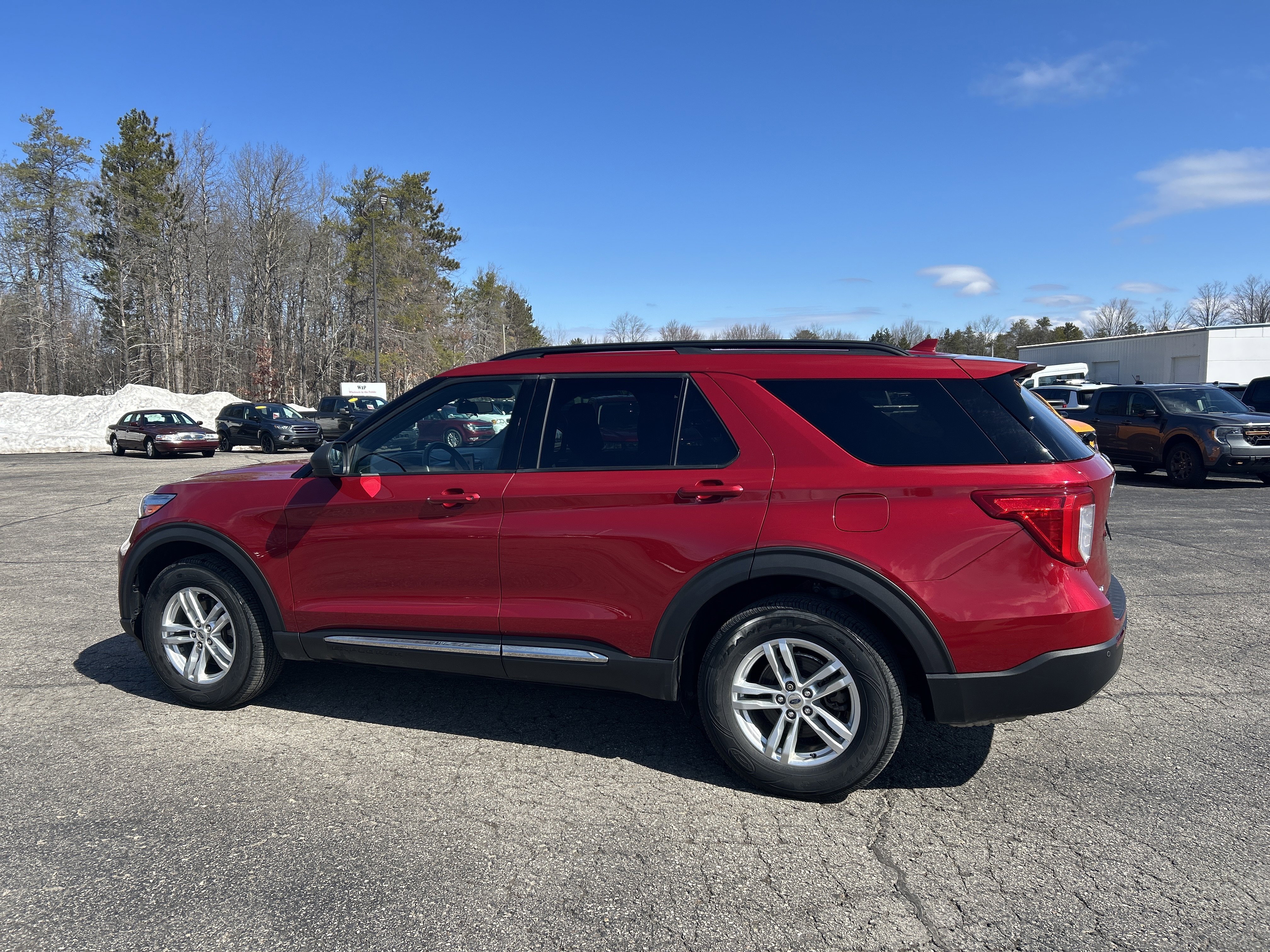 Certified 2020 Ford Explorer XLT w/ Equipment Group 202A AWD/4WD image 6