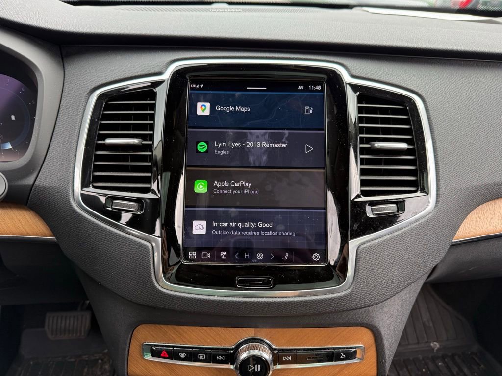 Used 2023 Volvo XC90 B6 Plus image 11