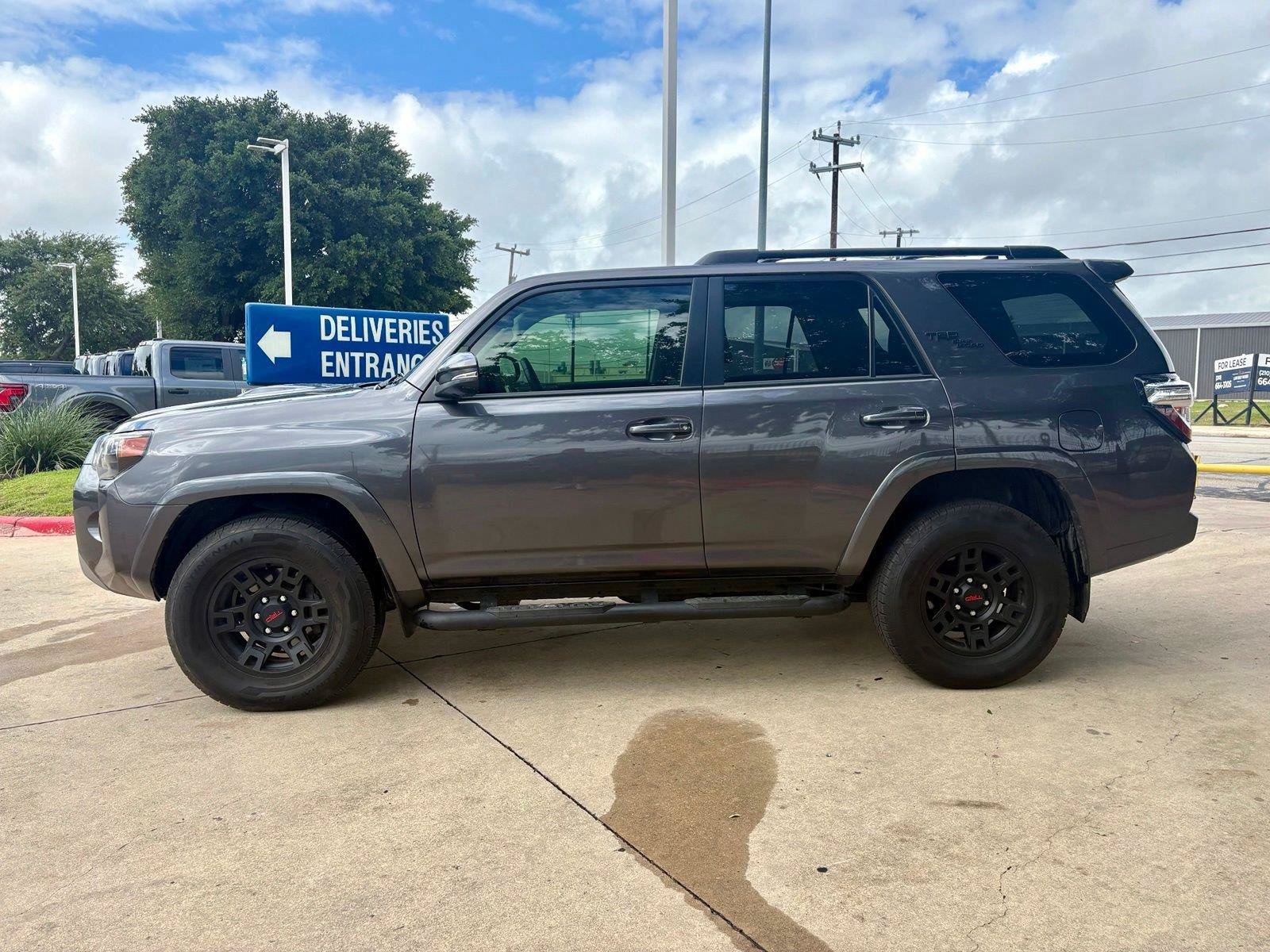Used 2022 Toyota 4Runner TRD Off-Road Premium w/ Moonroof Package AWD/4WD image 8