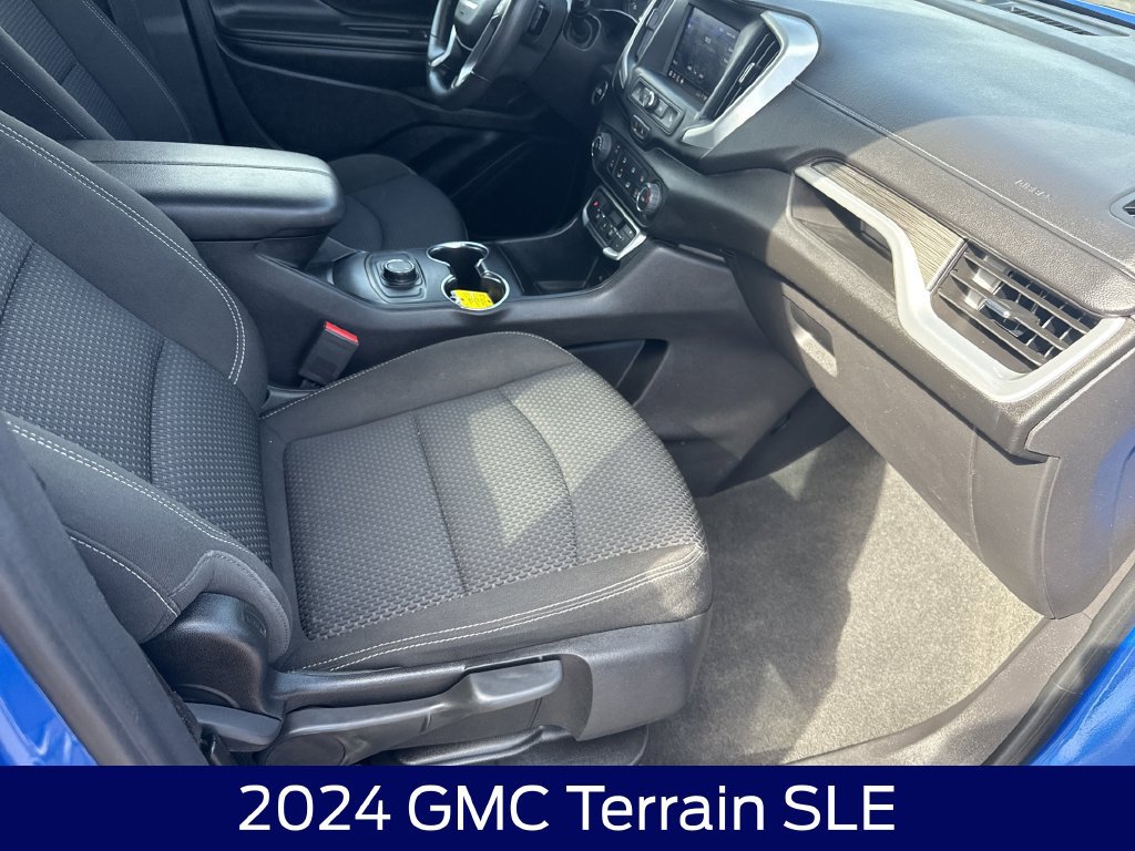 Used 2024 GMC Terrain SLE AWD/4WD image 14