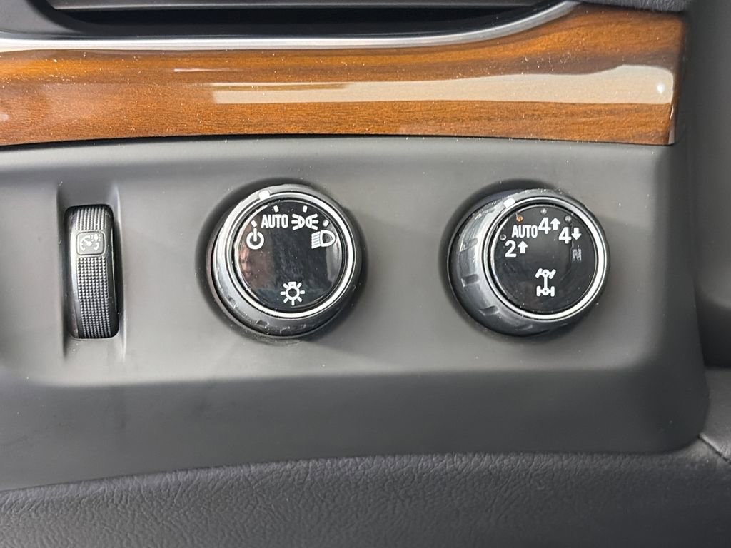 Used 2019 Cadillac Escalade Luxury AWD/4WD image 24