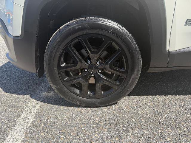 Used 2017 Jeep Renegade Altitude AWD/4WD image 22