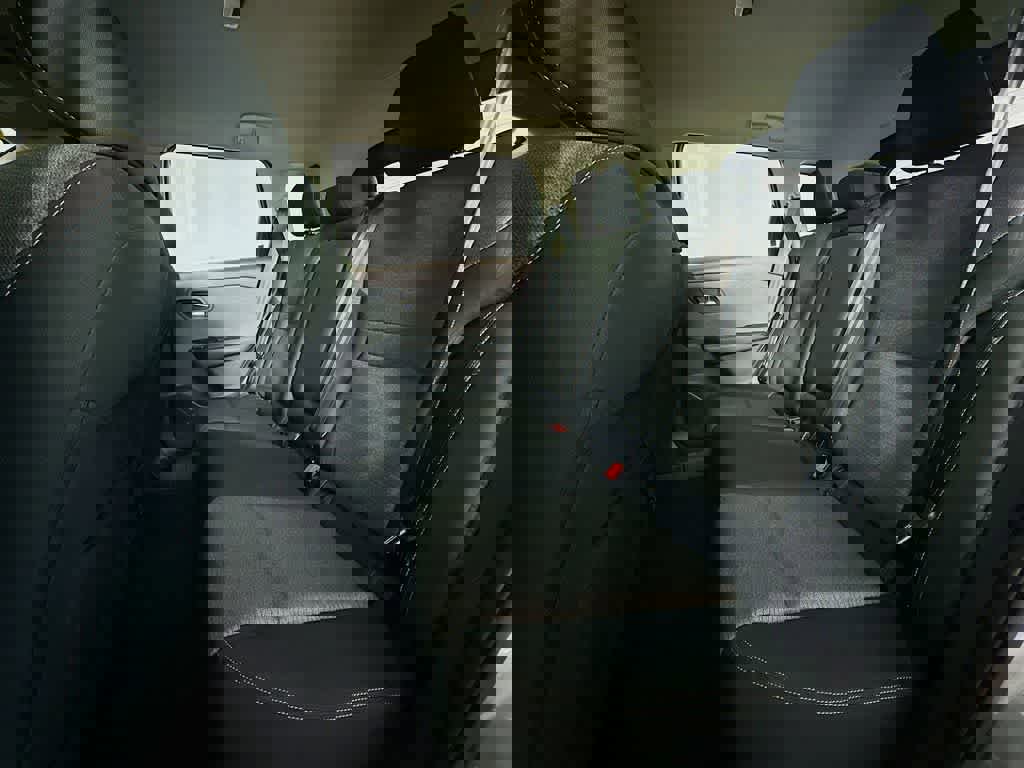 Used 2021 Nissan Rogue SV image 14