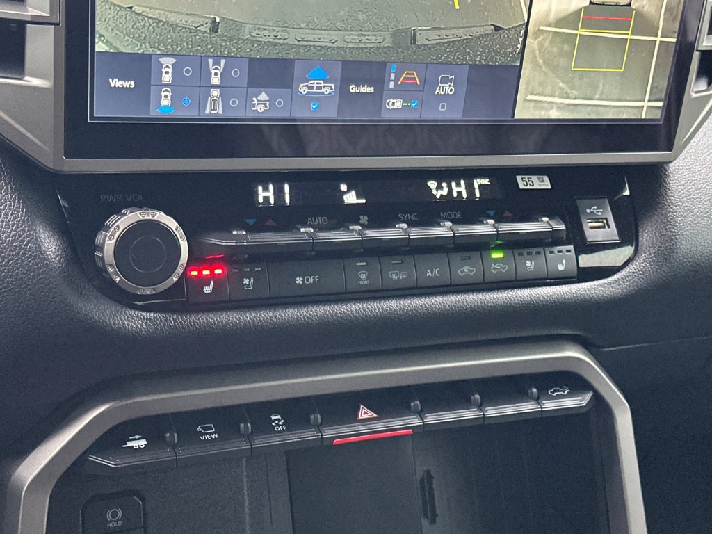 Used 2025 Toyota Tundra Limited AWD/4WD image 18