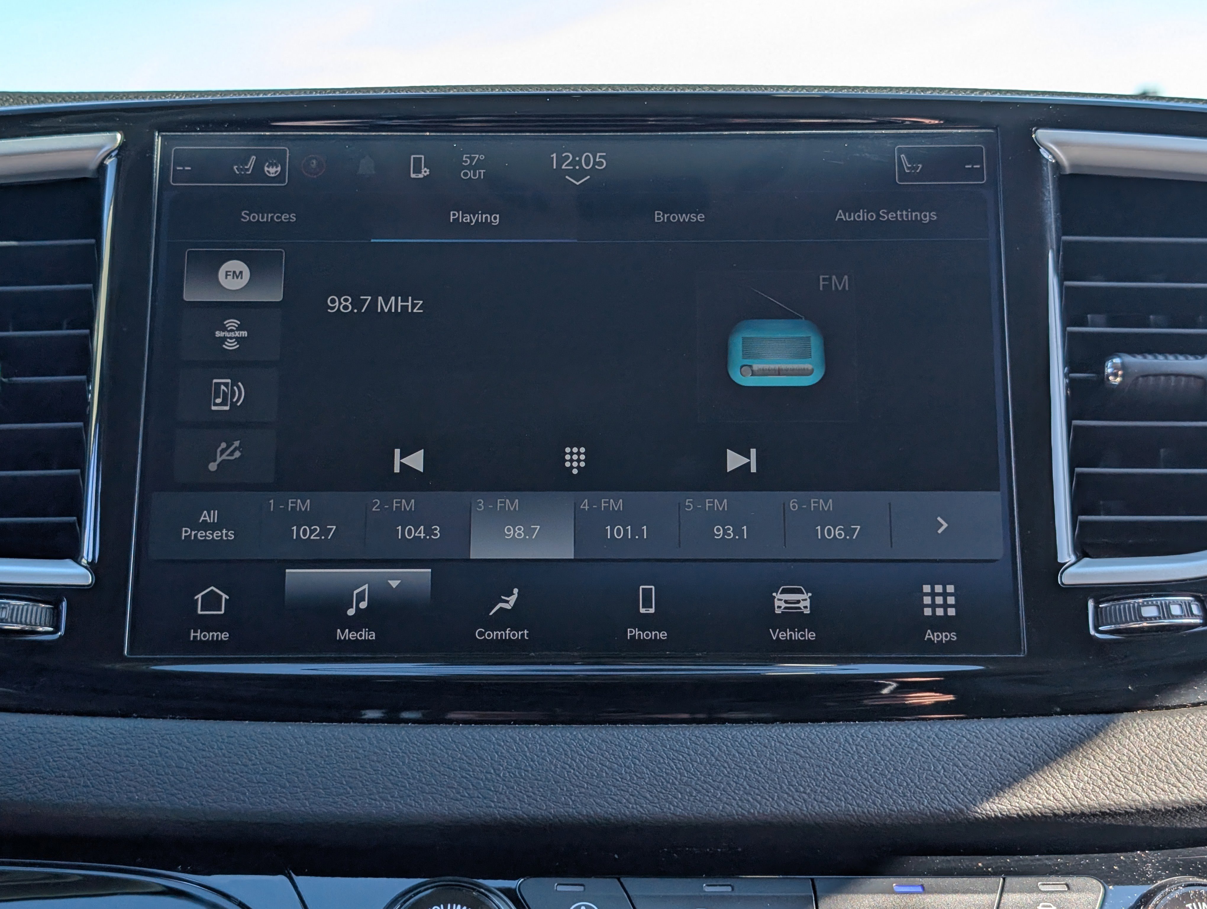 Used 2024 Chrysler Pacifica Touring-L image 30