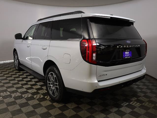 Certified 2025 Ford Expedition Active AWD/4WD image 8