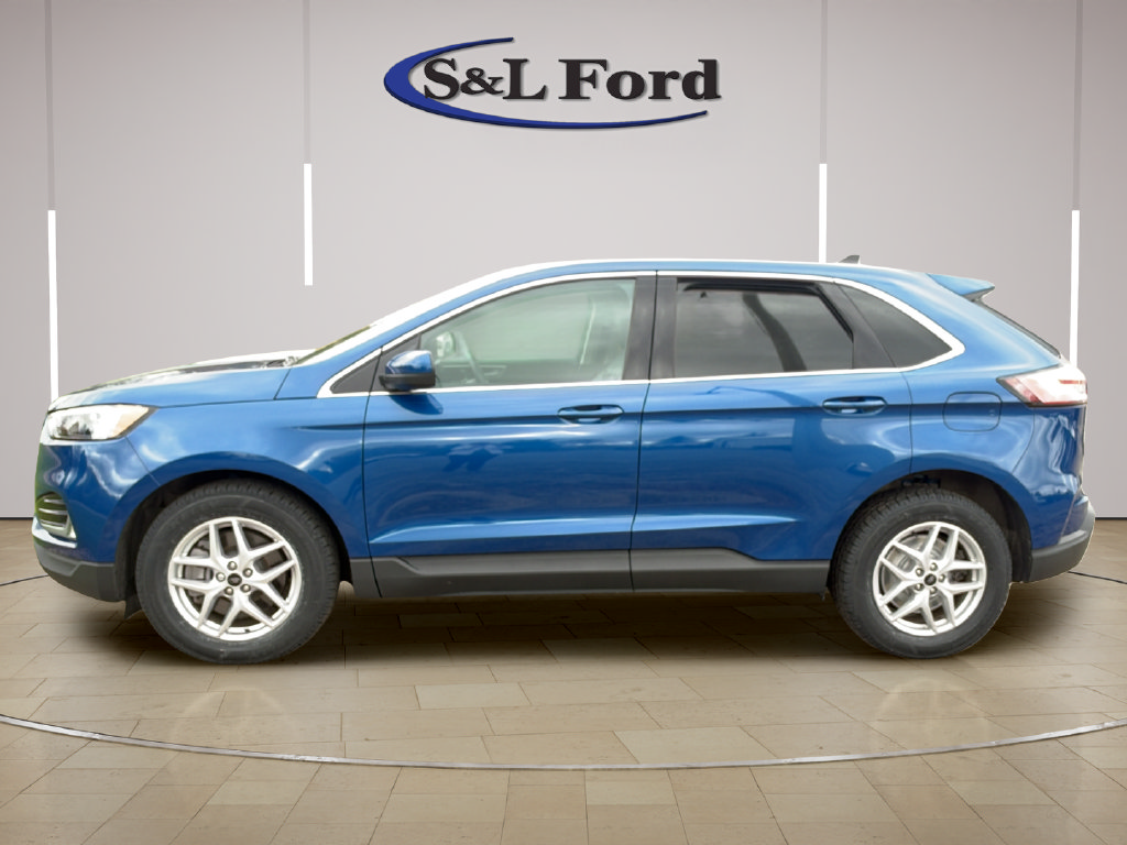 Certified 2024 Ford Edge SEL w/ Convenience Package AWD/4WD image 3