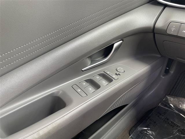 Used 2022 Hyundai Elantra SEL FWD image 25