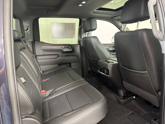 Used 2022 GMC Sierra 1500 SLT w/ SLT Premium Plus Package AWD/4WD image 4