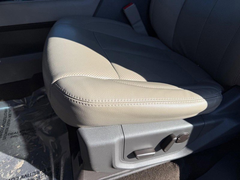 Certified 2021 Ford Expedition Max XLT image 28