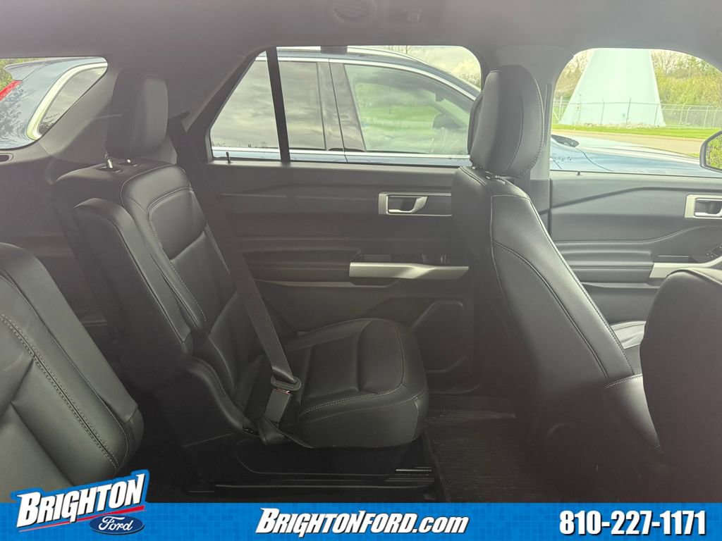 Certified 2024 Ford Explorer XLT w/ Equipment Group 202A AWD/4WD image 8