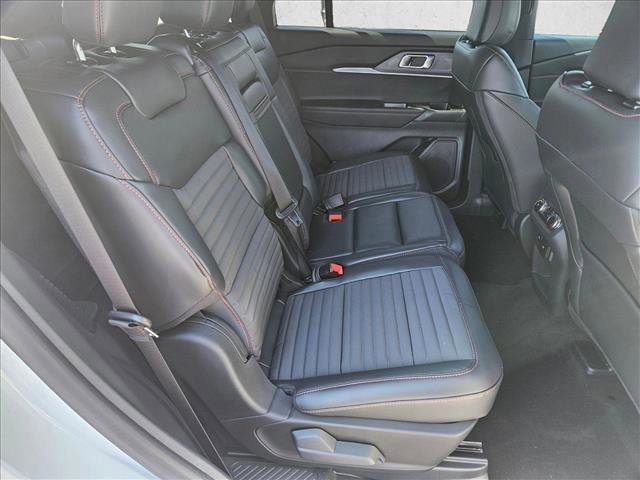 Certified 2025 Ford Explorer ST-Line RWD image 20