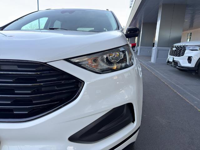 Certified 2023 Ford Edge SE w/ Black Appearance Package AWD/4WD image 4