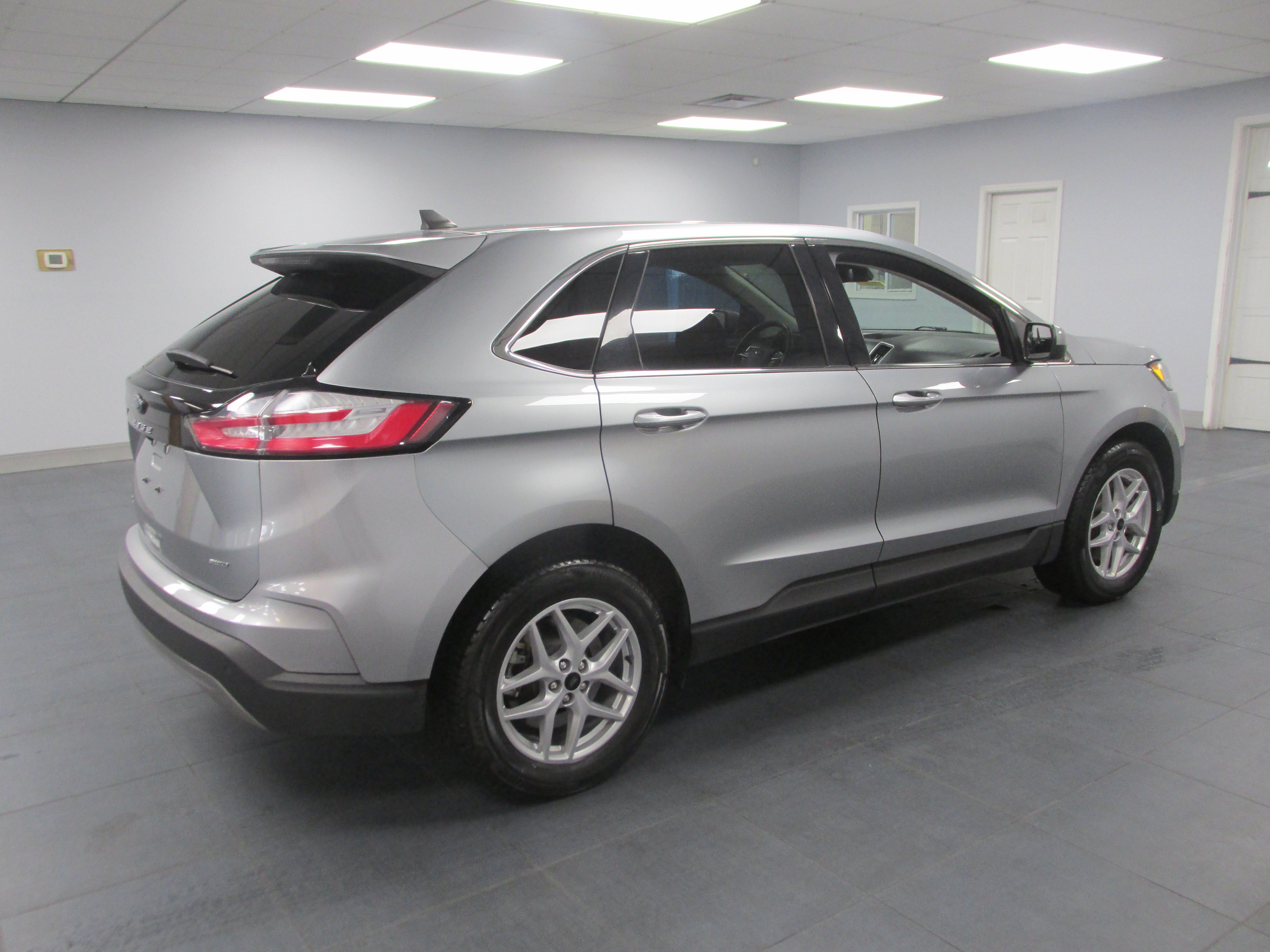 Certified 2024 Ford Edge SEL AWD/4WD image 4
