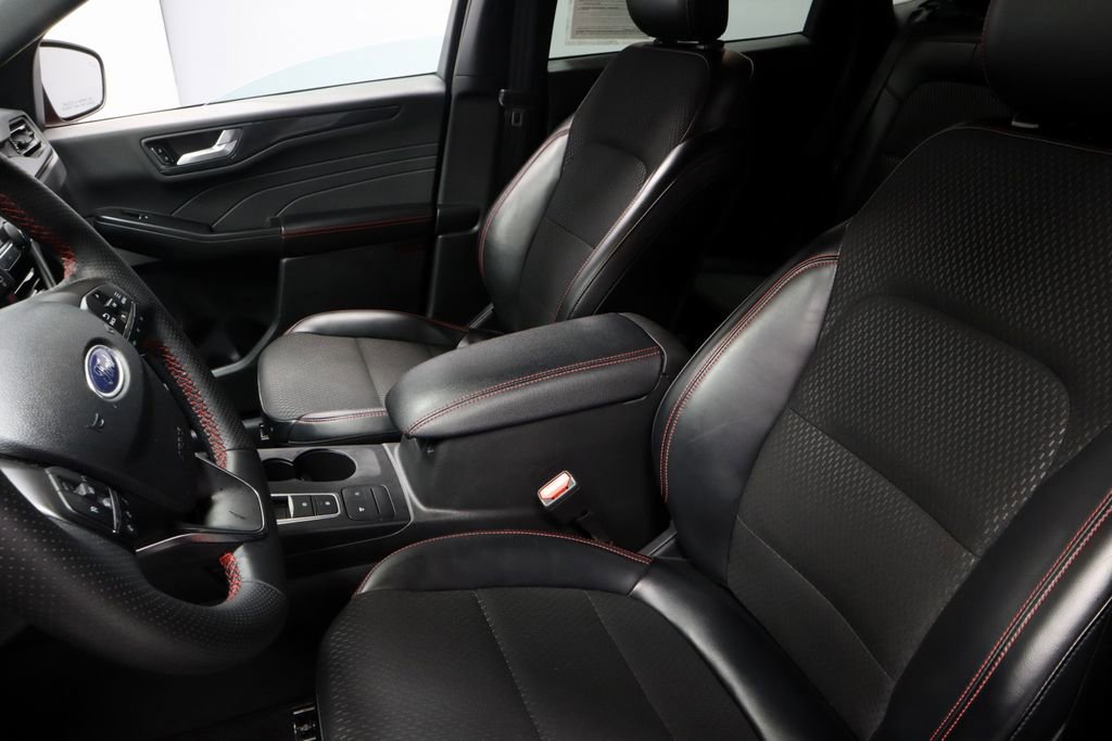 Certified 2025 Ford Escape ST-Line AWD/4WD image 23