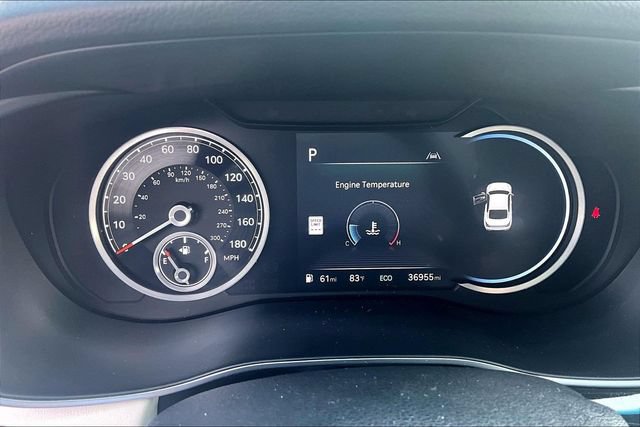 Used 2025 Genesis G70 2.5T AWD/4WD image 19