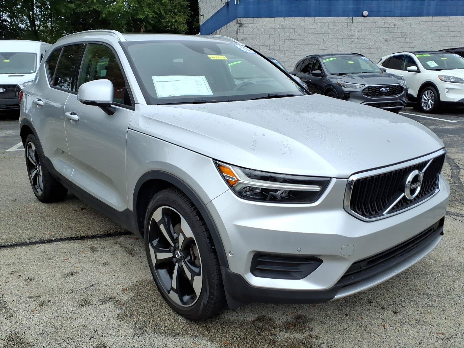 Used 2019 Volvo XC40 T5 Momentum