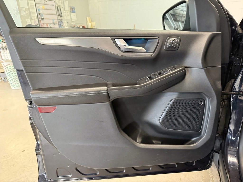 Certified 2021 Ford Escape Titanium image 26