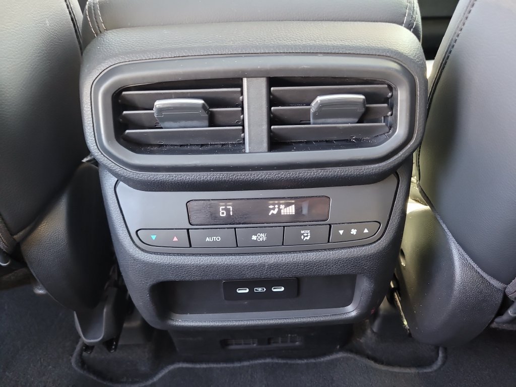 Used 2025 Honda Pilot Touring image 14