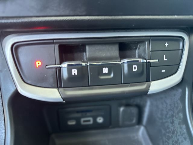 Used 2023 GMC Terrain SLT w/ Elevation Edition image 20