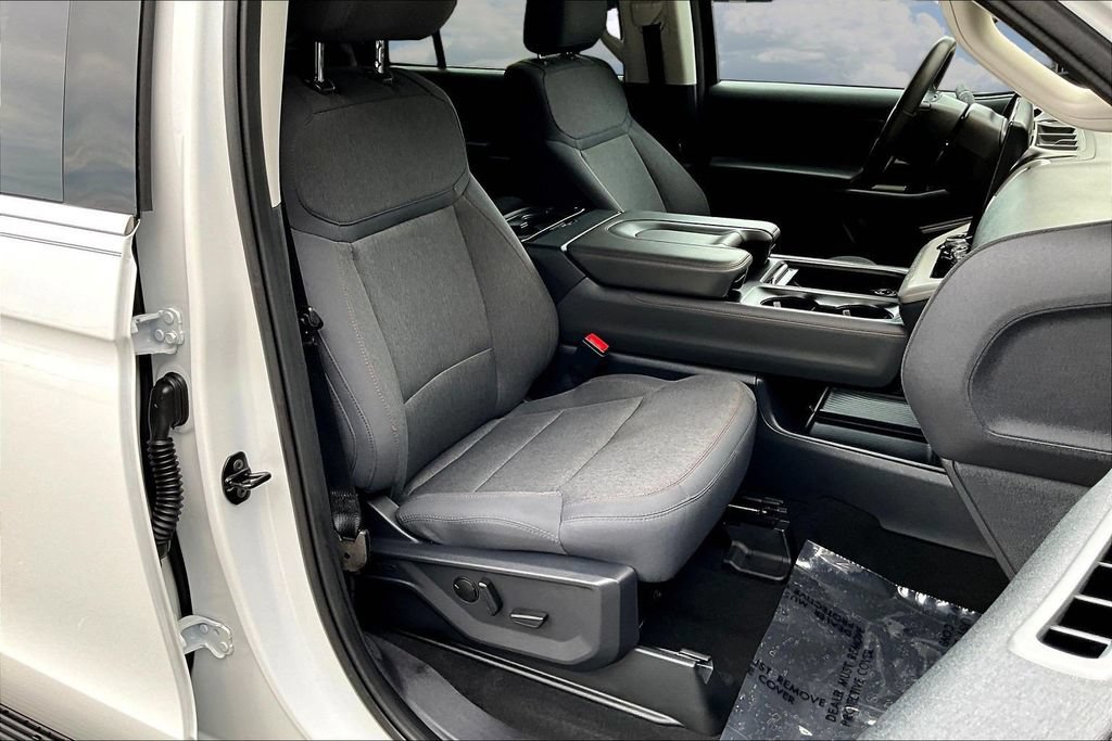 Certified 2025 Ford Expedition Active RWD image 32