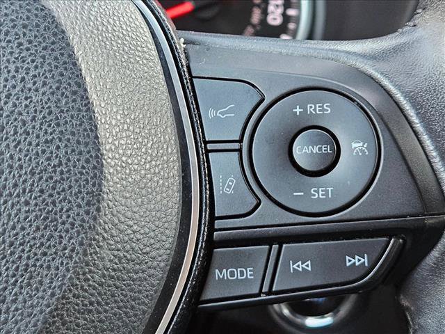Used 2020 Toyota RAV4 XLE Premium FWD image 22
