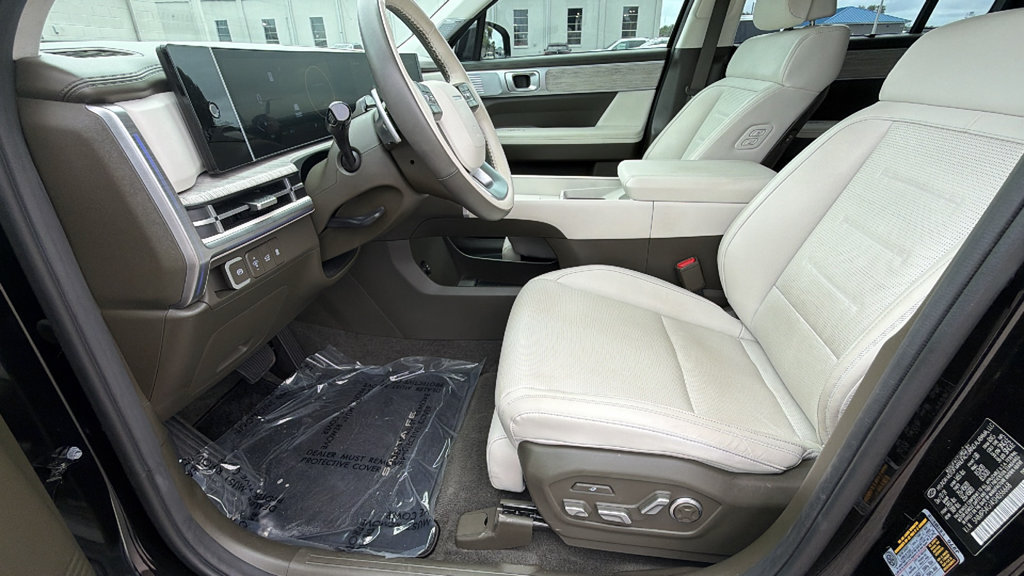 Used 2025 Hyundai Santa Fe Calligraphy FWD image 22