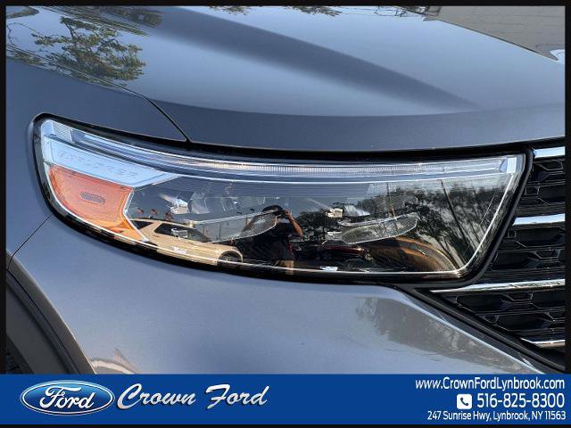 Certified 2022 Ford Explorer XLT w/ Equipment Group 202A AWD/4WD image 9