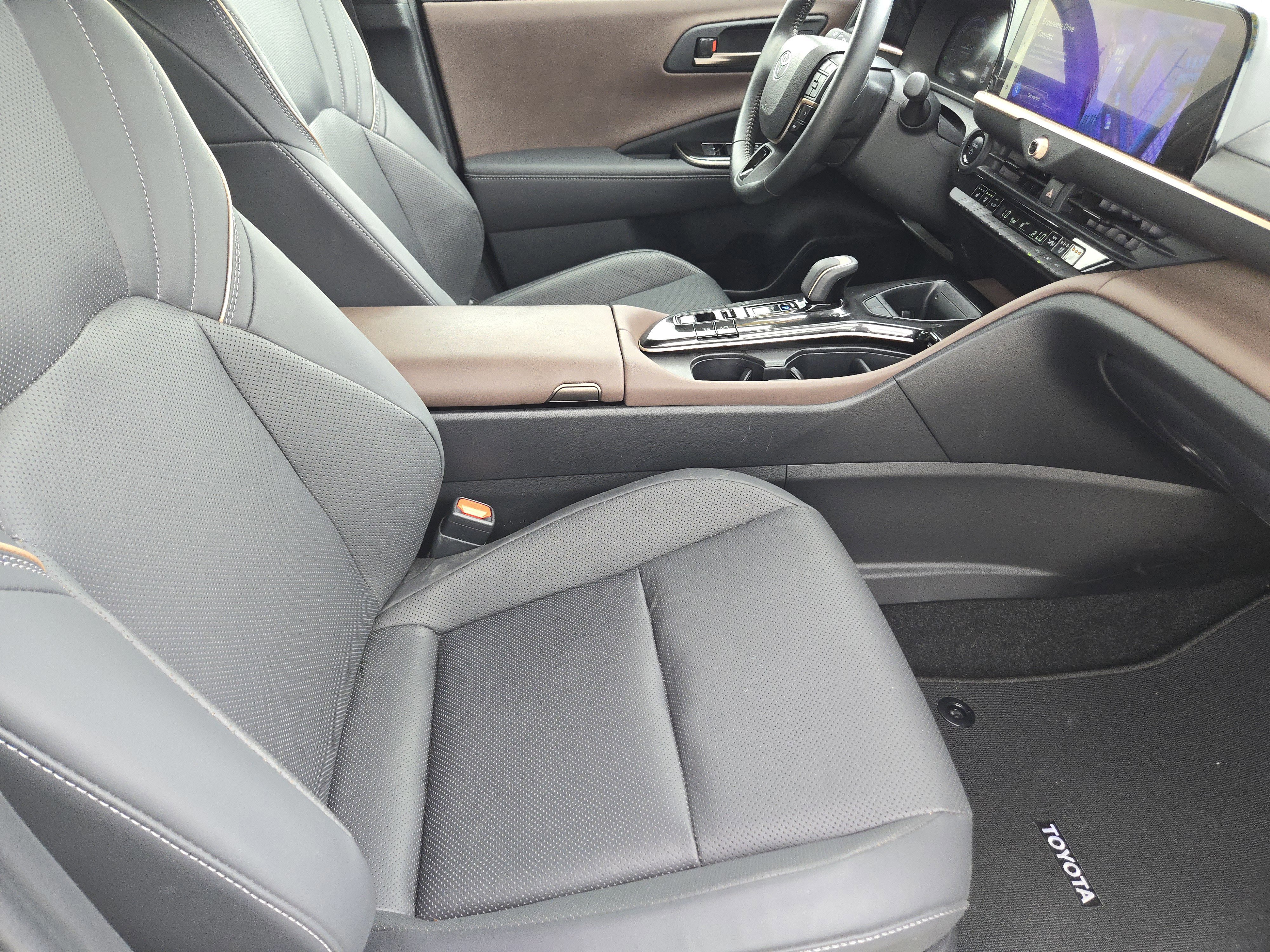 Used 2024 Toyota Crown AWD/4WD image 15