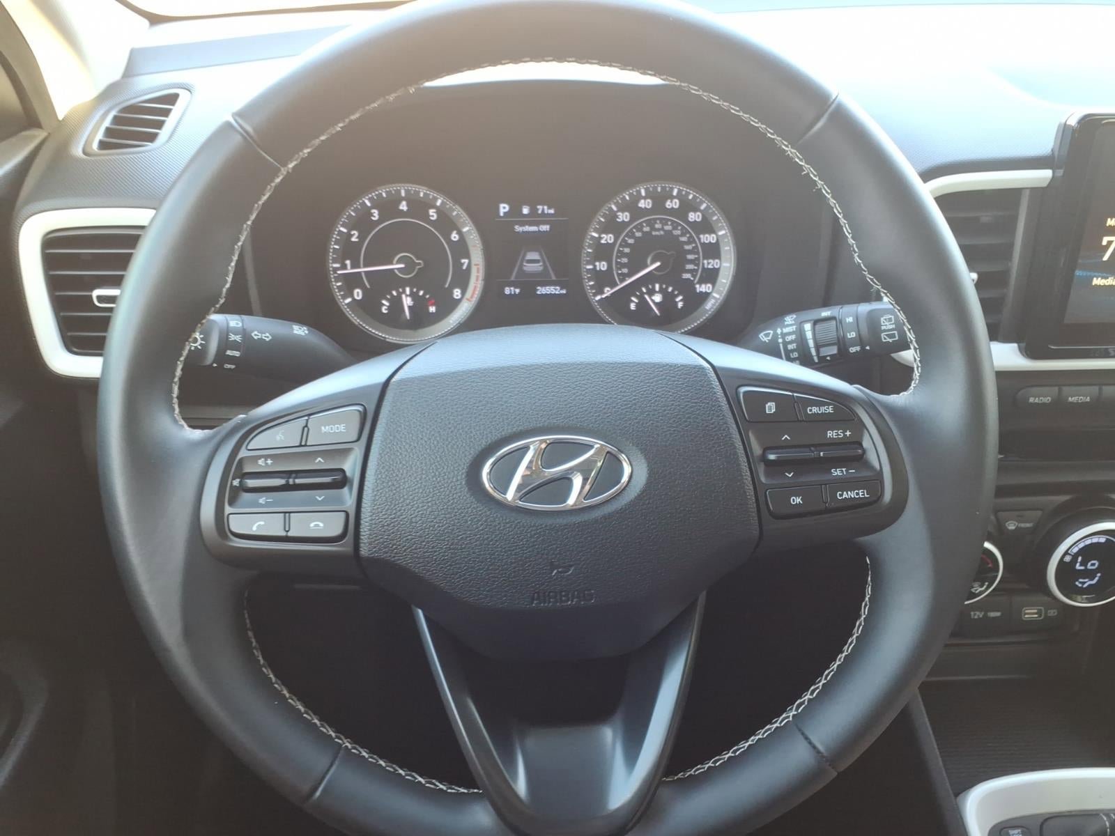 Used 2022 Hyundai Venue Limited FWD image 19
