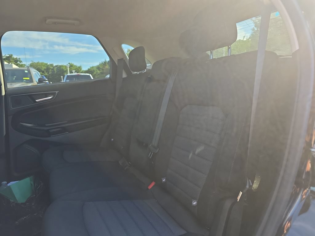 Certified 2022 Ford Edge SE w/ Black Appearance Package AWD/4WD image 17