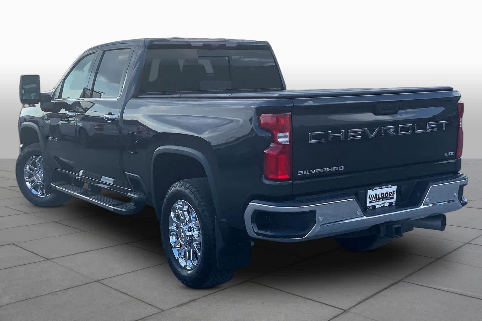 Used 2024 Chevrolet Silverado 2500 LTZ w/ LTZ Premium Package AWD/4WD image 12