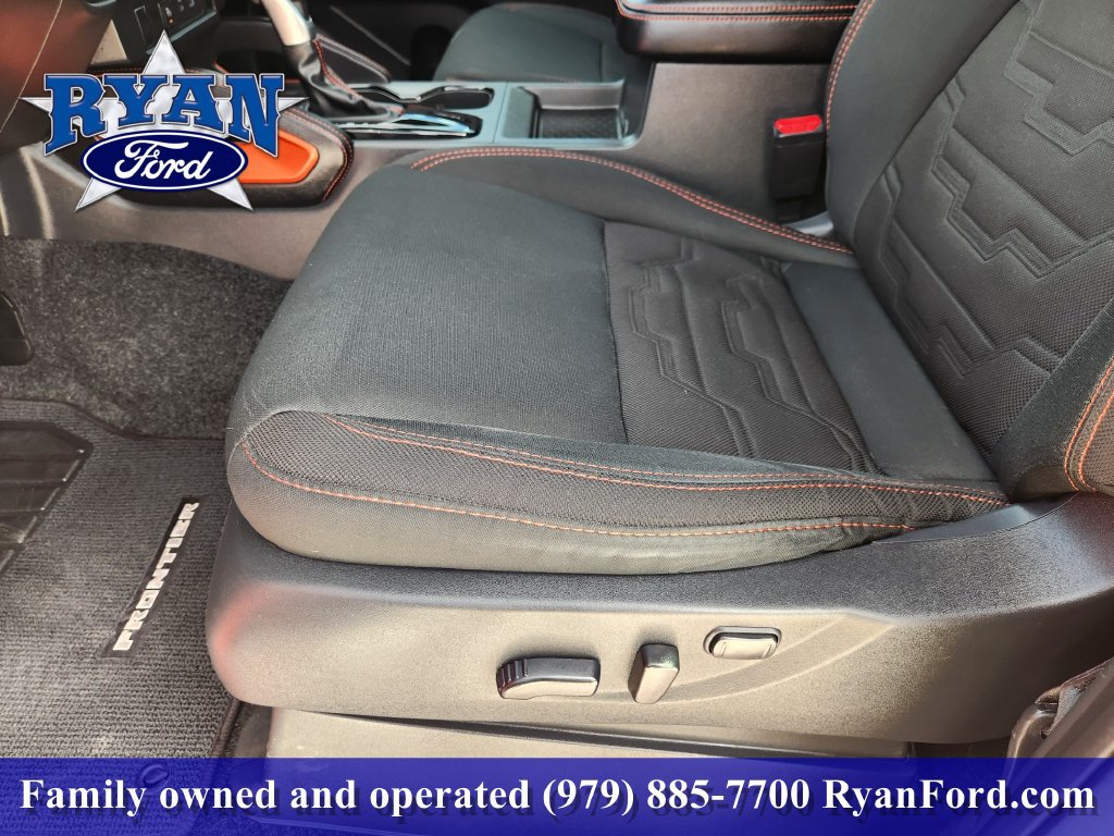 Used 2025 Nissan Frontier Pro-X RWD image 17