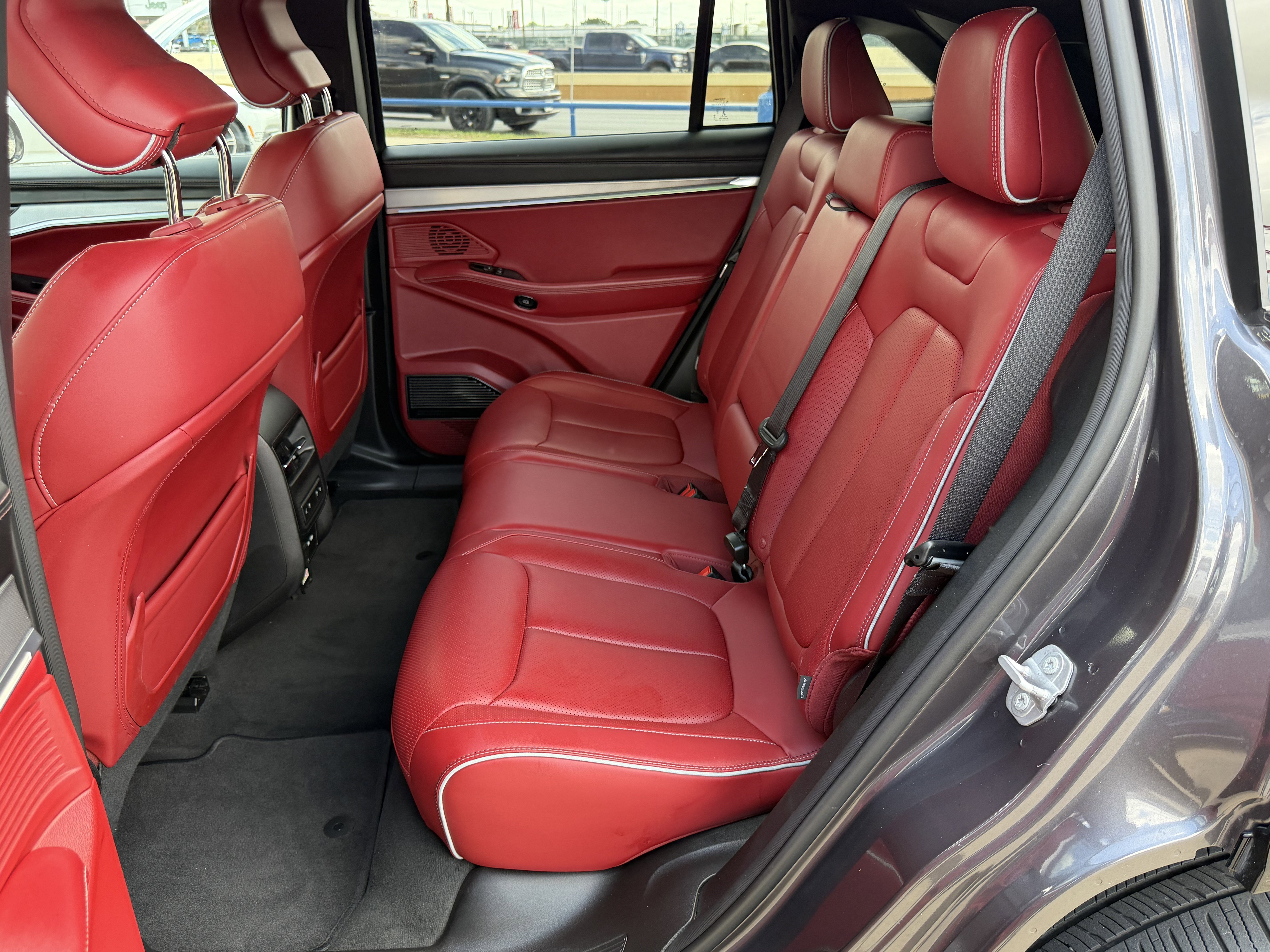 Used 2024 Jeep Wagoneer Launch Edition image 14