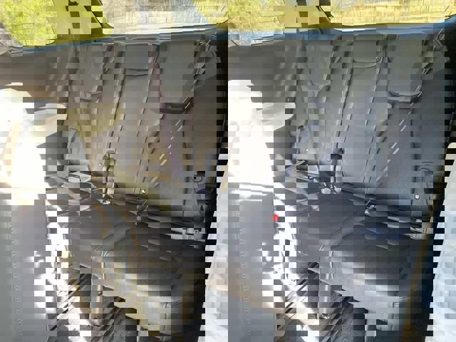 Used 2024 Kia Carnival EX image 14