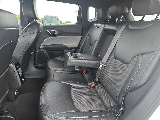 Used 2024 Jeep Compass Latitude AWD/4WD image 13